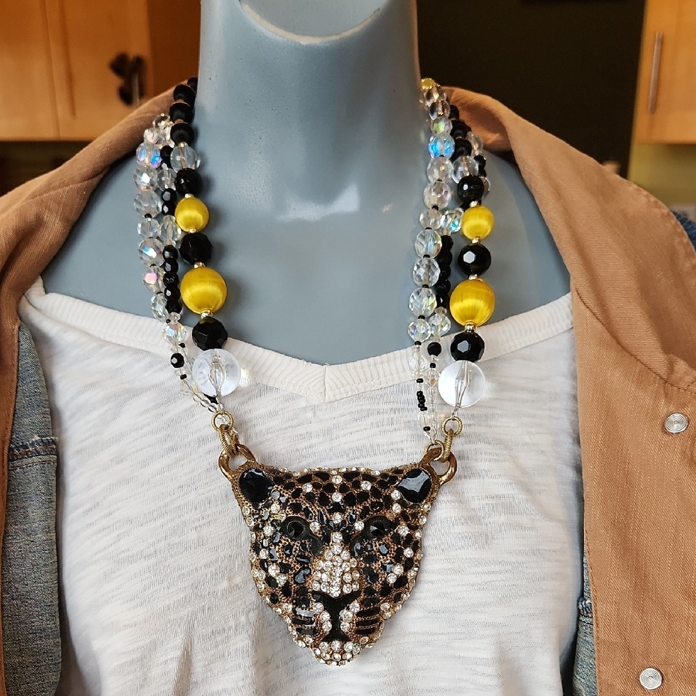 Leopard Pendant Beaded Necklace - Black, Yellow, and Clear